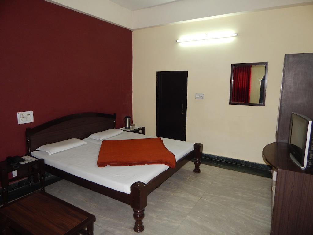 Hotel Chitra Heritage Харидвар Номер фото